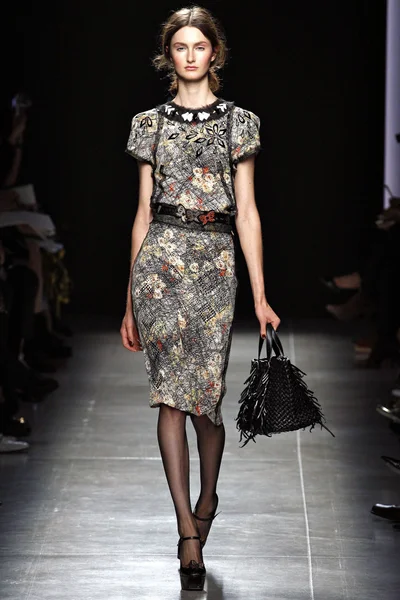 Look 32